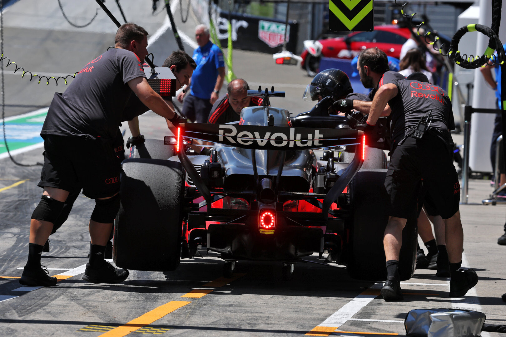 GP AUSTRIA, Nico Hulkenberg (GER) Audi F1 Team R26 in the pits.
27.06.2026. Formula 1 World Championship, Rd 8, Austrian Grand Prix, Spielberg, Austria, Qualifiche Day.
- www.xpbimages.com, EMail: requests@xpbimages.com © Copyright: Charniaux / XPB Images