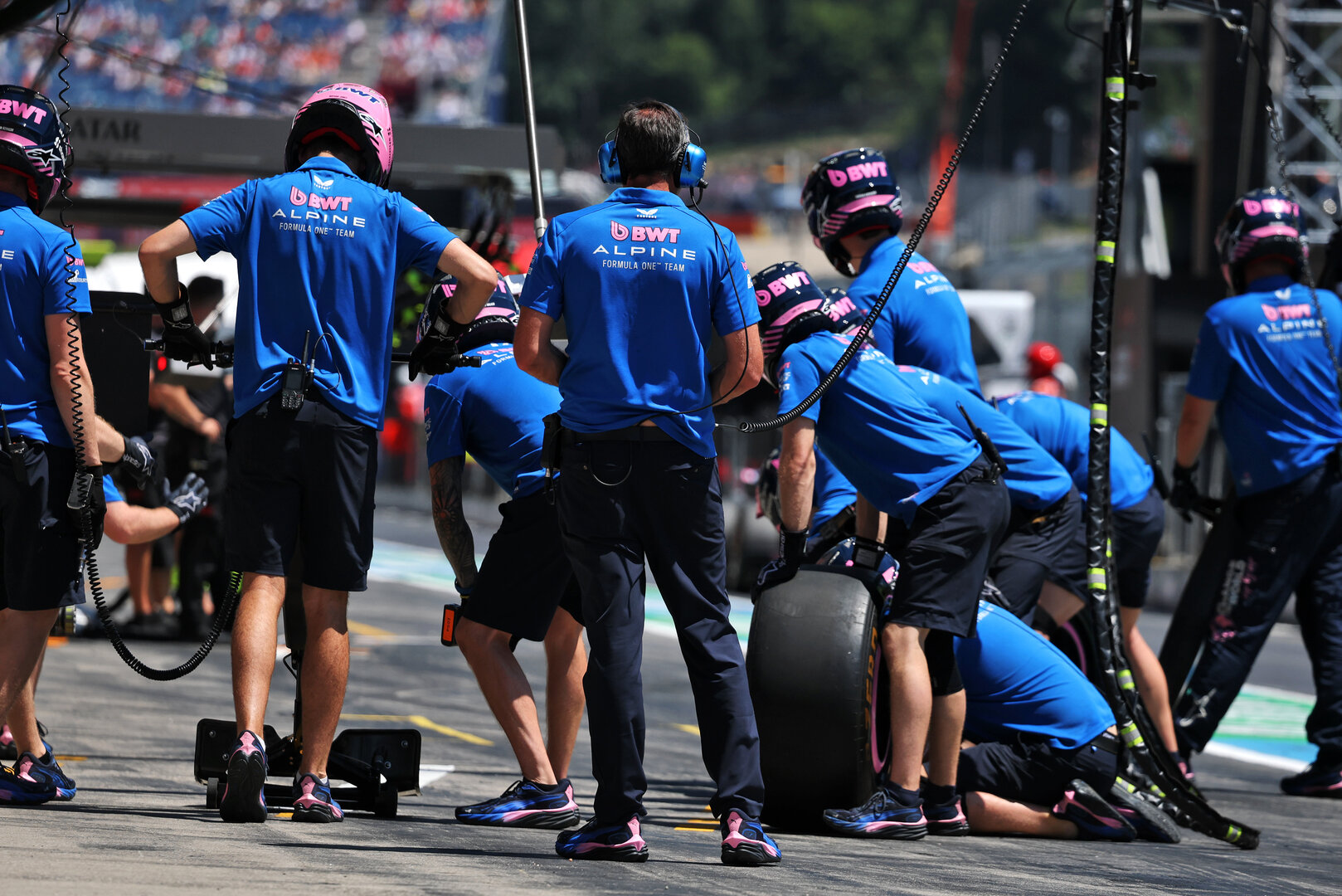GP AUSTRIA, Alpine F1 Team in the pits.
27.06.2026. Formula 1 World Championship, Rd 8, Austrian Grand Prix, Spielberg, Austria, Qualifiche Day.
- www.xpbimages.com, EMail: requests@xpbimages.com © Copyright: Charniaux / XPB Images