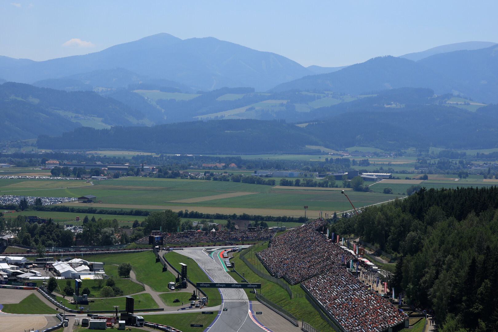GP AUSTRIA, Lance Stroll (CDN) Aston Martin F1 Team AMR26.
27.06.2026. Formula 1 World Championship, Rd 8, Austrian Grand Prix, Spielberg, Austria, Qualifiche Day.
- www.xpbimages.com, EMail: requests@xpbimages.com © Copyright: Moy / XPB Images