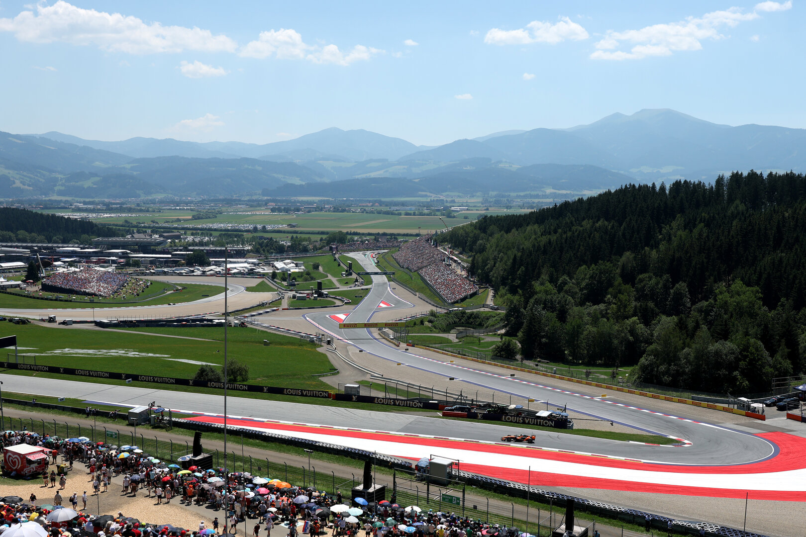 GP AUSTRIA, Lando Norris (GBR) McLaren F1 Team MCL40.
27.06.2026. Formula 1 World Championship, Rd 8, Austrian Grand Prix, Spielberg, Austria, Qualifiche Day.
- www.xpbimages.com, EMail: requests@xpbimages.com © Copyright: Moy / XPB Images