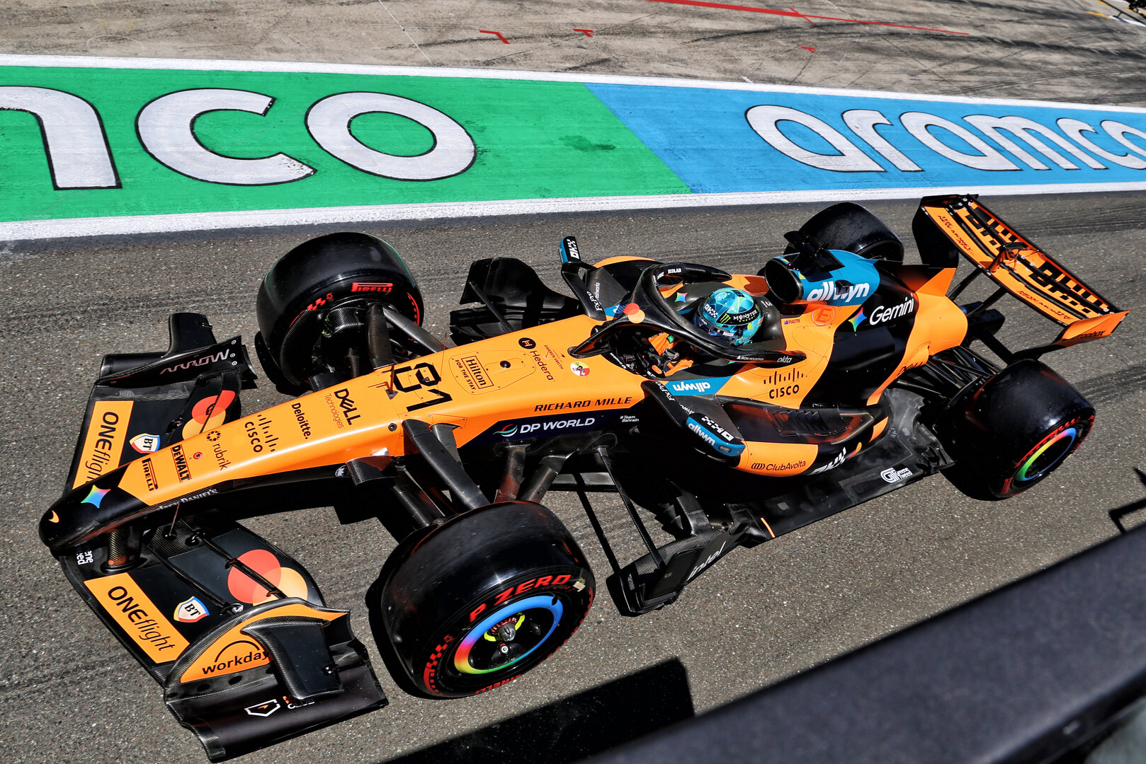 GP AUSTRIA, Oscar Piastri (AUS) McLaren F1 Team MCL40.
27.06.2026. Formula 1 World Championship, Rd 8, Austrian Grand Prix, Spielberg, Austria, Qualifiche Day.
- www.xpbimages.com, EMail: requests@xpbimages.com © Copyright: Batchelor / XPB Images