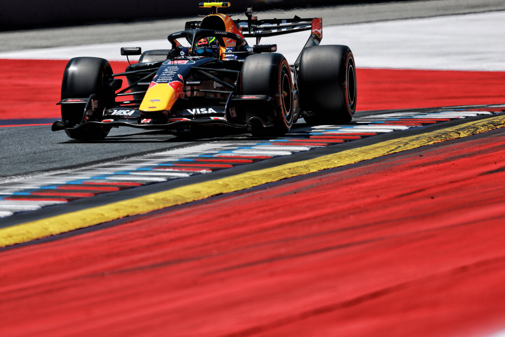 GP AUSTRIA, Isack Hadjar (FRA) Red Bull Racing RB22.
27.06.2026. Formula 1 World Championship, Rd 8, Austrian Grand Prix, Spielberg, Austria, Qualifiche Day.
- www.xpbimages.com, EMail: requests@xpbimages.com © Copyright: Moy / XPB Images