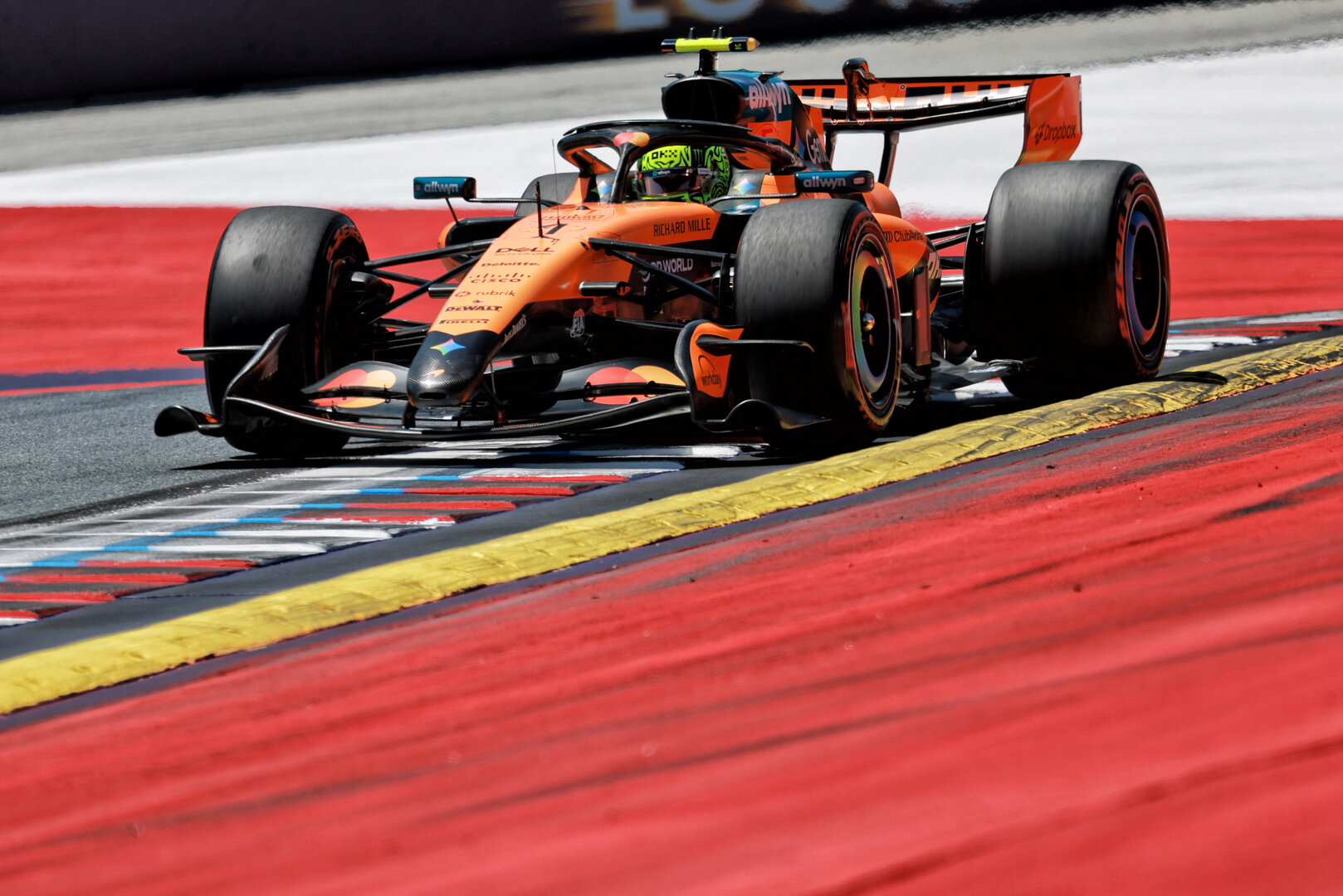 GP AUSTRIA, Lando Norris (GBR) McLaren F1 Team MCL40.
27.06.2026. Formula 1 World Championship, Rd 8, Austrian Grand Prix, Spielberg, Austria, Qualifiche Day.
- www.xpbimages.com, EMail: requests@xpbimages.com © Copyright: Moy / XPB Images