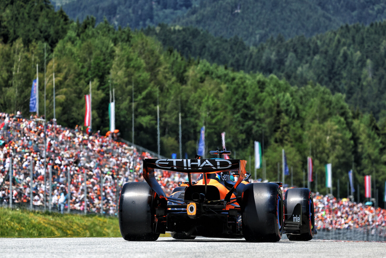GP AUSTRIA, Oscar Piastri (AUS) McLaren F1 Team MCL40.
27.06.2026. Formula 1 World Championship, Rd 8, Austrian Grand Prix, Spielberg, Austria, Qualifiche Day.
- www.xpbimages.com, EMail: requests@xpbimages.com © Copyright: Bearne / XPB Images