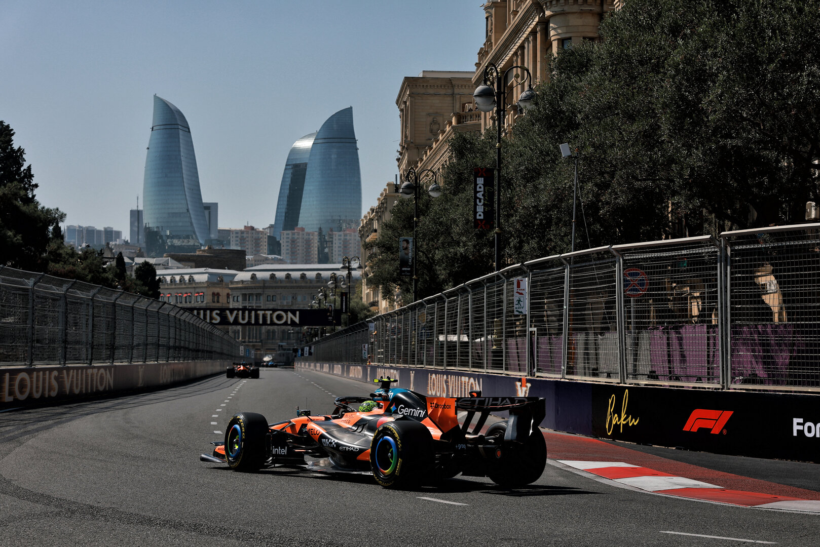 GP AZERBAIJAN, Lando Norris (GBR) McLaren F1 Team MCL40.
24.09.2026. Formula One World Championship, Rd 15, Azerbaijan Grand Prix, Baku, Azerbaijan, Practice Day.
- www.xpbimages.com, EMail: requests@xpbimages.com © Copyright: Charniaux / XPB Images