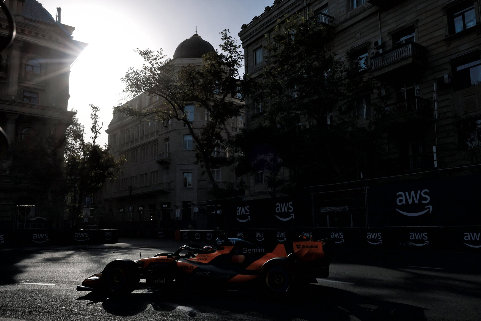 GP AZERBAIJAN, Oscar Piastri (AUS) McLaren F1 Team MCL40.
24.09.2026. Formula One World Championship, Rd 15, Azerbaijan Grand Prix, Baku, Azerbaijan, Practice Day.
- www.xpbimages.com, EMail: requests@xpbimages.com © Copyright: Charniaux / XPB Images