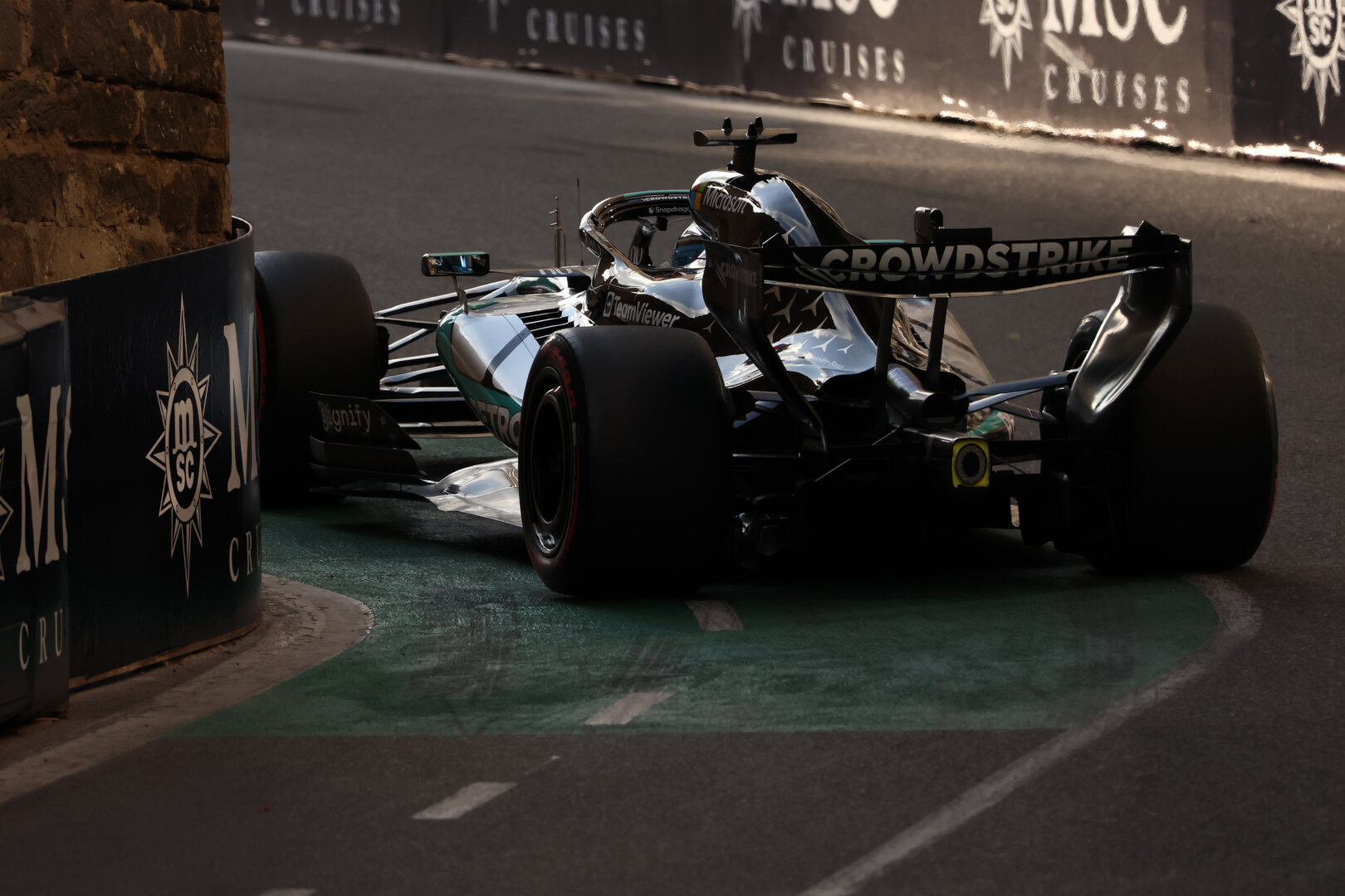 GP AZERBAIJAN, George Russell (GBR) Mercedes AMG Formula One Team W17.
25.09.2026. Formula One World Championship, Rd 15, Azerbaijan Grand Prix, Baku, Azerbaijan, Qualifiche Day.
 - www.xpbimages.com, EMail: requests@xpbimages.com © Copyright:  Rew / XPB Images