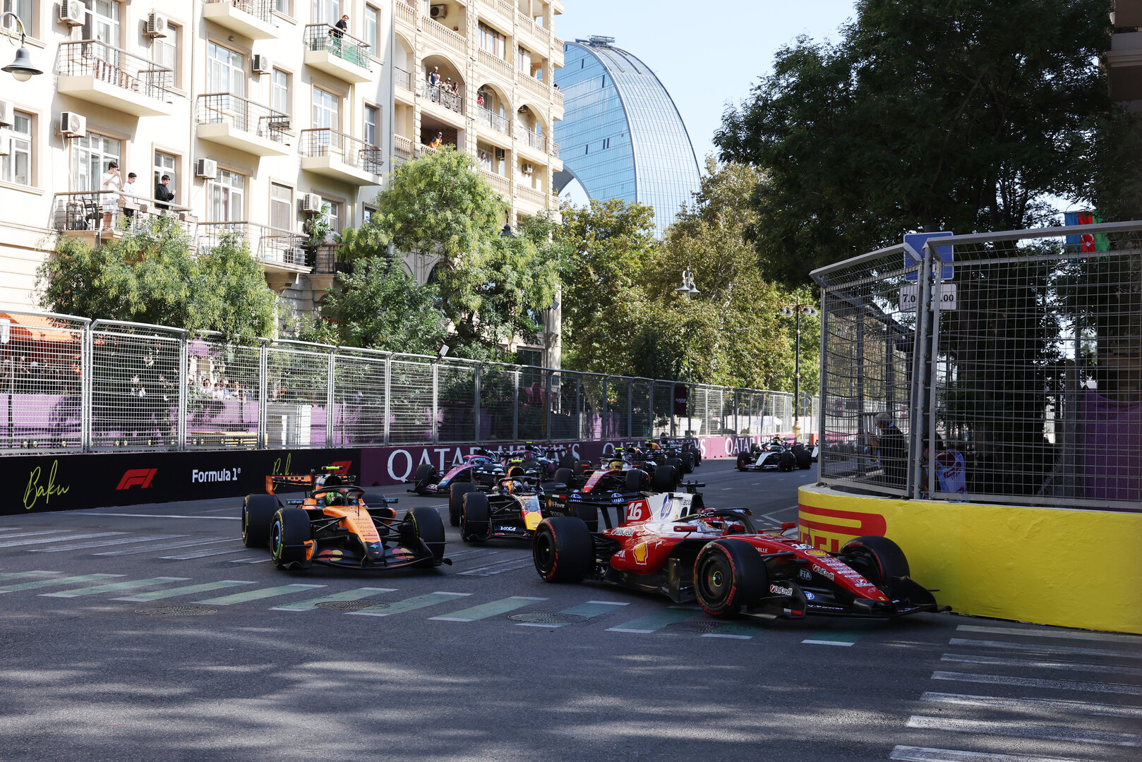 GP AZERBAIJAN, Charles Leclerc (MON) Ferrari SF-26 at the partenza of the race.
26.09.2026. Formula One World Championship, Rd 15, Azerbaijan Grand Prix, Baku, Azerbaijan, Gara Day.
- www.xpbimages.com, EMail: requests@xpbimages.com © Copyright: Bearne / XPB Images