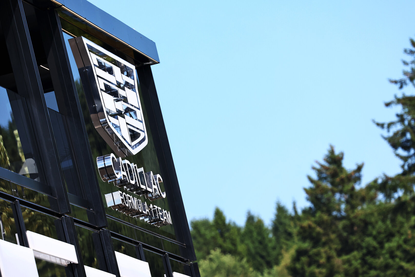 GP BELGIO, Cadillac Formula 1 Team logo on the motorhome in the paddock.
16.07.2026. Formula 1 World Championship, Rd 10, Belgian Grand Prix, Spa Francorchamps, Belgium, Preparation Day.
- www.xpbimages.com, EMail: requests@xpbimages.com © Copyright: Bearne / XPB Images