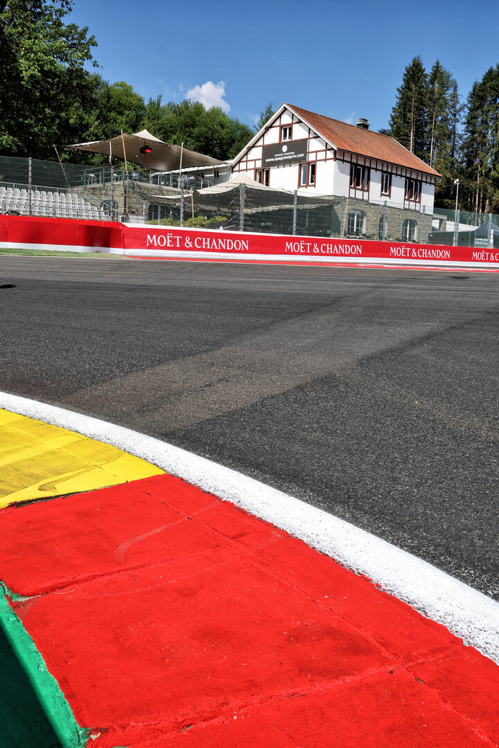 GP BELGIO, Circuit Atmosfera - kerb detail.
16.07.2026. Formula 1 World Championship, Rd 10, Belgian Grand Prix, Spa Francorchamps, Belgium, Preparation Day.
- www.xpbimages.com, EMail: requests@xpbimages.com © Copyright: Batchelor / XPB Images