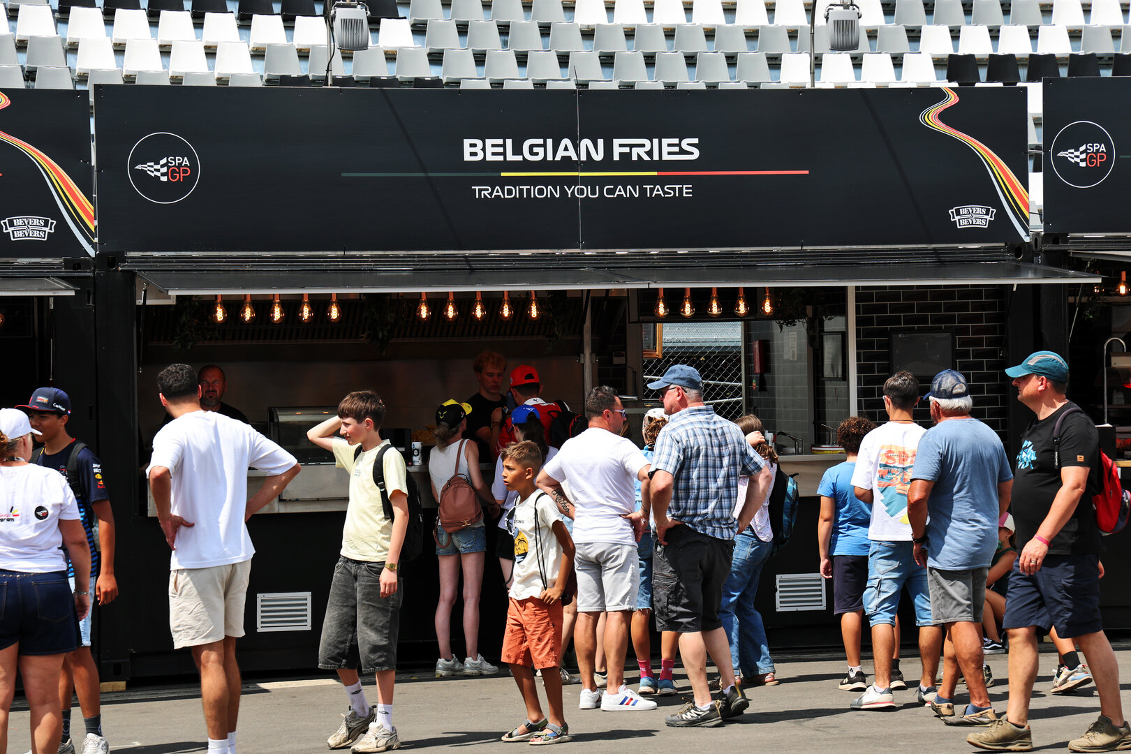 GP BELGIO, Circuit Atmosfera - Belgian Fries stall.
16.07.2026. Formula 1 World Championship, Rd 10, Belgian Grand Prix, Spa Francorchamps, Belgium, Preparation Day.
- www.xpbimages.com, EMail: requests@xpbimages.com © Copyright: Batchelor / XPB Images
