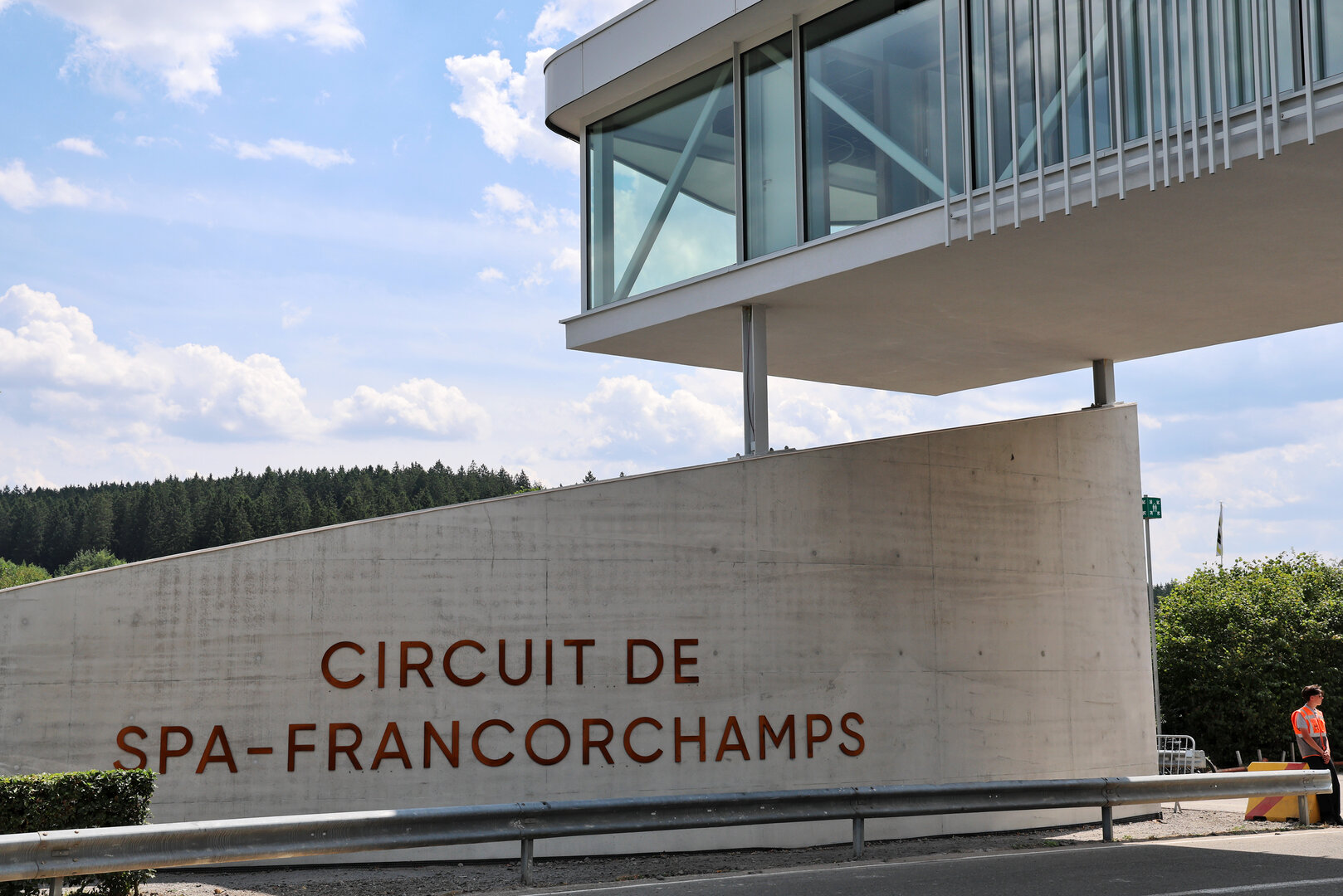 GP BELGIO, Circuit Atmosfera - an entrance.
16.07.2026. Formula 1 World Championship, Rd 10, Belgian Grand Prix, Spa Francorchamps, Belgium, Preparation Day.
- www.xpbimages.com, EMail: requests@xpbimages.com © Copyright: Batchelor / XPB Images