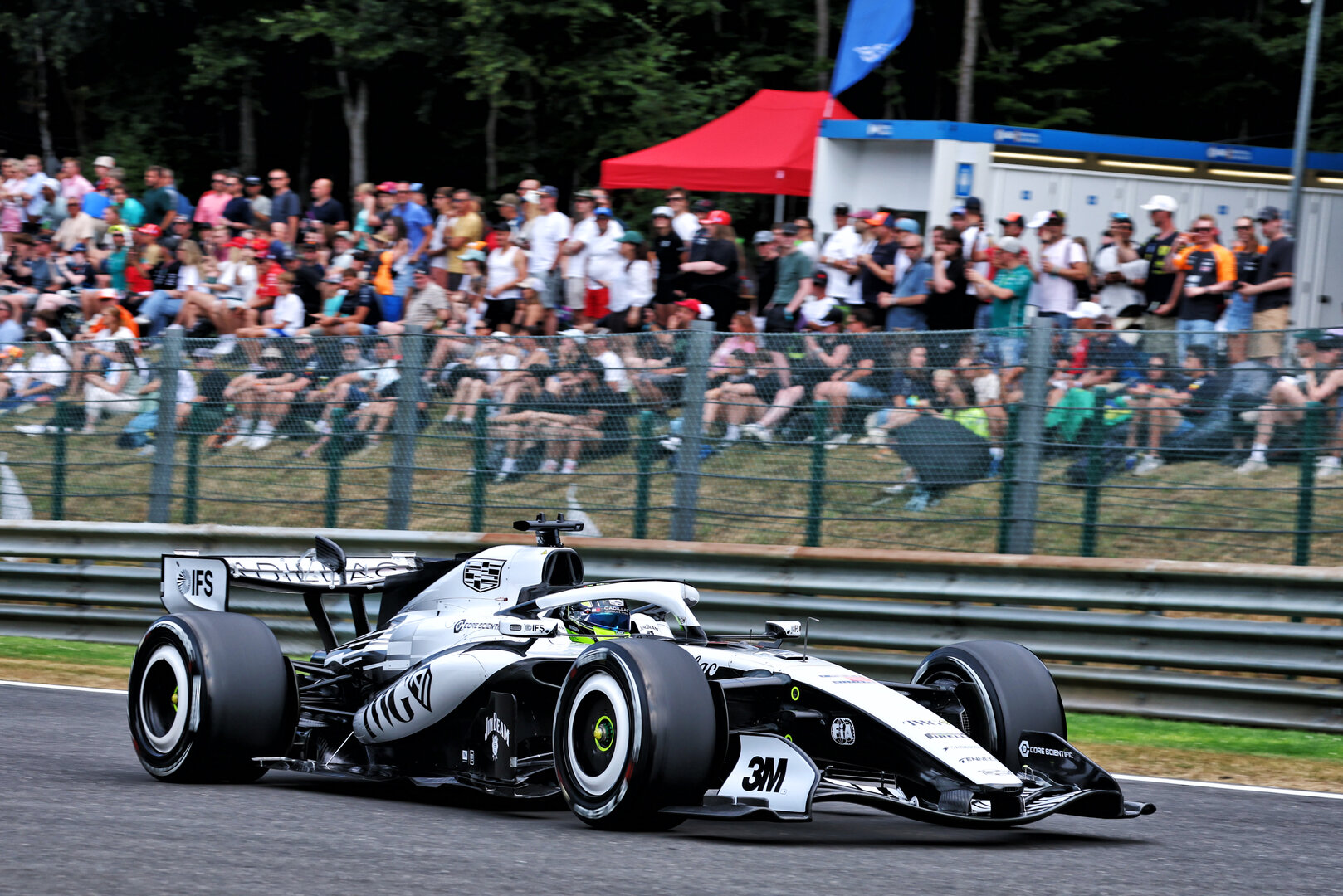 GP BELGIO, Sergio Perez (MEX) Cadillac Formula 1 Team MAC-26.
17.07.2026. Formula 1 World Championship, Rd 10, Belgian Grand Prix, Spa Francorchamps, Belgium, Practice Day.
- www.xpbimages.com, EMail: requests@xpbimages.com © Copyright: Bearne / XPB Images
