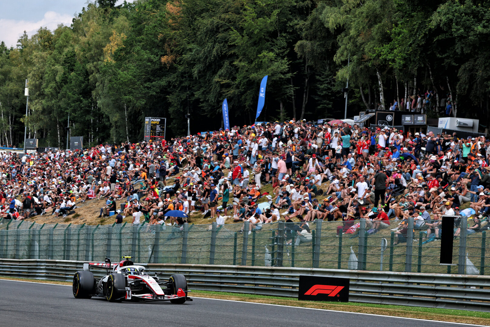 GP BELGIO, Oliver Bearman (GBR) Haas F1 Team VF-26.
17.07.2026. Formula 1 World Championship, Rd 10, Belgian Grand Prix, Spa Francorchamps, Belgium, Practice Day.
- www.xpbimages.com, EMail: requests@xpbimages.com © Copyright: Bearne / XPB Images