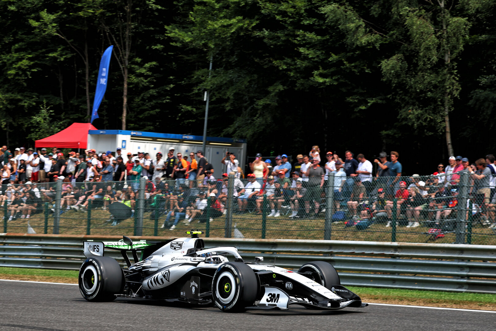 GP BELGIO, Valtteri Bottas (FIN) Cadillac Formula 1 Team MAC-26.
17.07.2026. Formula 1 World Championship, Rd 10, Belgian Grand Prix, Spa Francorchamps, Belgium, Practice Day.
- www.xpbimages.com, EMail: requests@xpbimages.com © Copyright: Bearne / XPB Images
