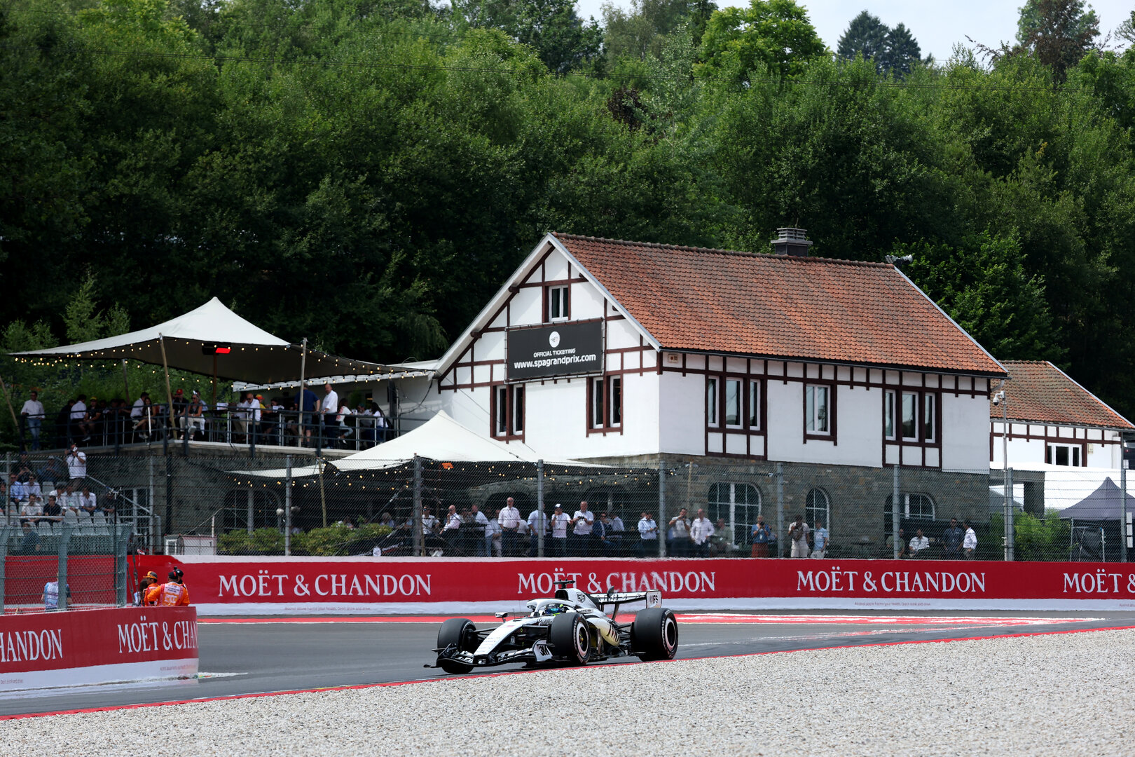 GP BELGIO, Sergio Perez (MEX) Cadillac Formula 1 Team MAC-26.
17.07.2026. Formula 1 World Championship, Rd 10, Belgian Grand Prix, Spa Francorchamps, Belgium, Practice Day.
- www.xpbimages.com, EMail: requests@xpbimages.com © Copyright: Charniaux / XPB Images