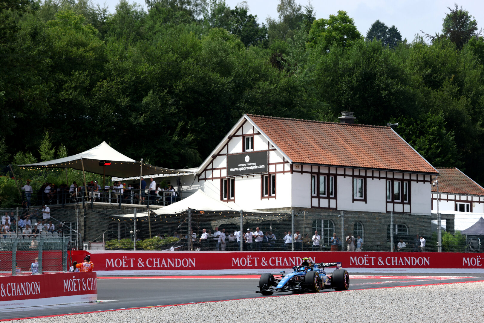 GP BELGIO, Carlos Sainz (ESP) Williams F1 Team FW48.
17.07.2026. Formula 1 World Championship, Rd 10, Belgian Grand Prix, Spa Francorchamps, Belgium, Practice Day.
- www.xpbimages.com, EMail: requests@xpbimages.com © Copyright: Charniaux / XPB Images