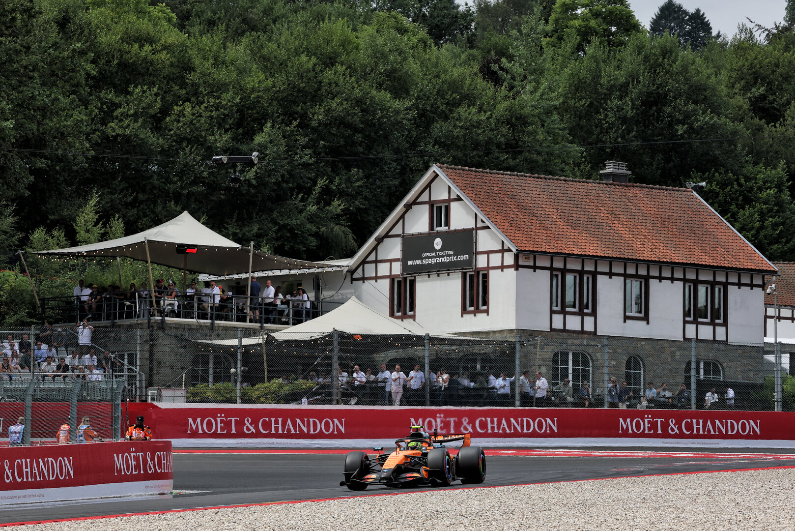 GP BELGIO, Lando Norris (GBR) McLaren F1 Team MCL40.
17.07.2026. Formula 1 World Championship, Rd 10, Belgian Grand Prix, Spa Francorchamps, Belgium, Practice Day.
- www.xpbimages.com, EMail: requests@xpbimages.com © Copyright: Charniaux / XPB Images