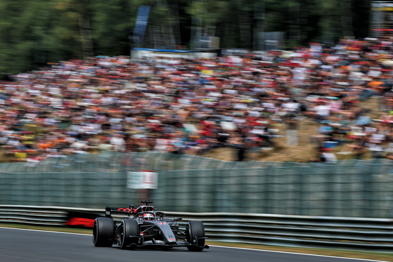 GP BELGIO, Nico Hulkenberg (GER) Audi F1 Team R26.
17.07.2026. Formula 1 World Championship, Rd 10, Belgian Grand Prix, Spa Francorchamps, Belgium, Practice Day.
- www.xpbimages.com, EMail: requests@xpbimages.com © Copyright: Bearne / XPB Images