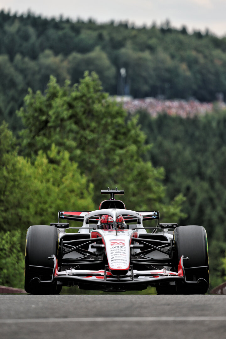 GP BELGIO, Esteban Ocon (FRA) Haas F1 Team VF-26.
17.07.2026. Formula 1 World Championship, Rd 10, Belgian Grand Prix, Spa Francorchamps, Belgium, Practice Day.
- www.xpbimages.com, EMail: requests@xpbimages.com © Copyright: Batchelor / XPB Images
