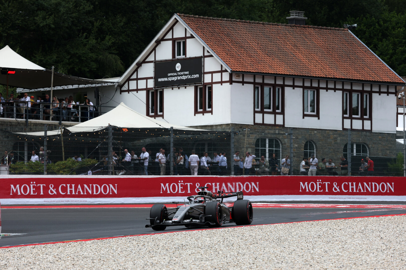 GP BELGIO, Nico Hulkenberg (GER) Audi F1 Team R26.
17.07.2026. Formula 1 World Championship, Rd 10, Belgian Grand Prix, Spa Francorchamps, Belgium, Practice Day.
- www.xpbimages.com, EMail: requests@xpbimages.com © Copyright: Charniaux / XPB Images
