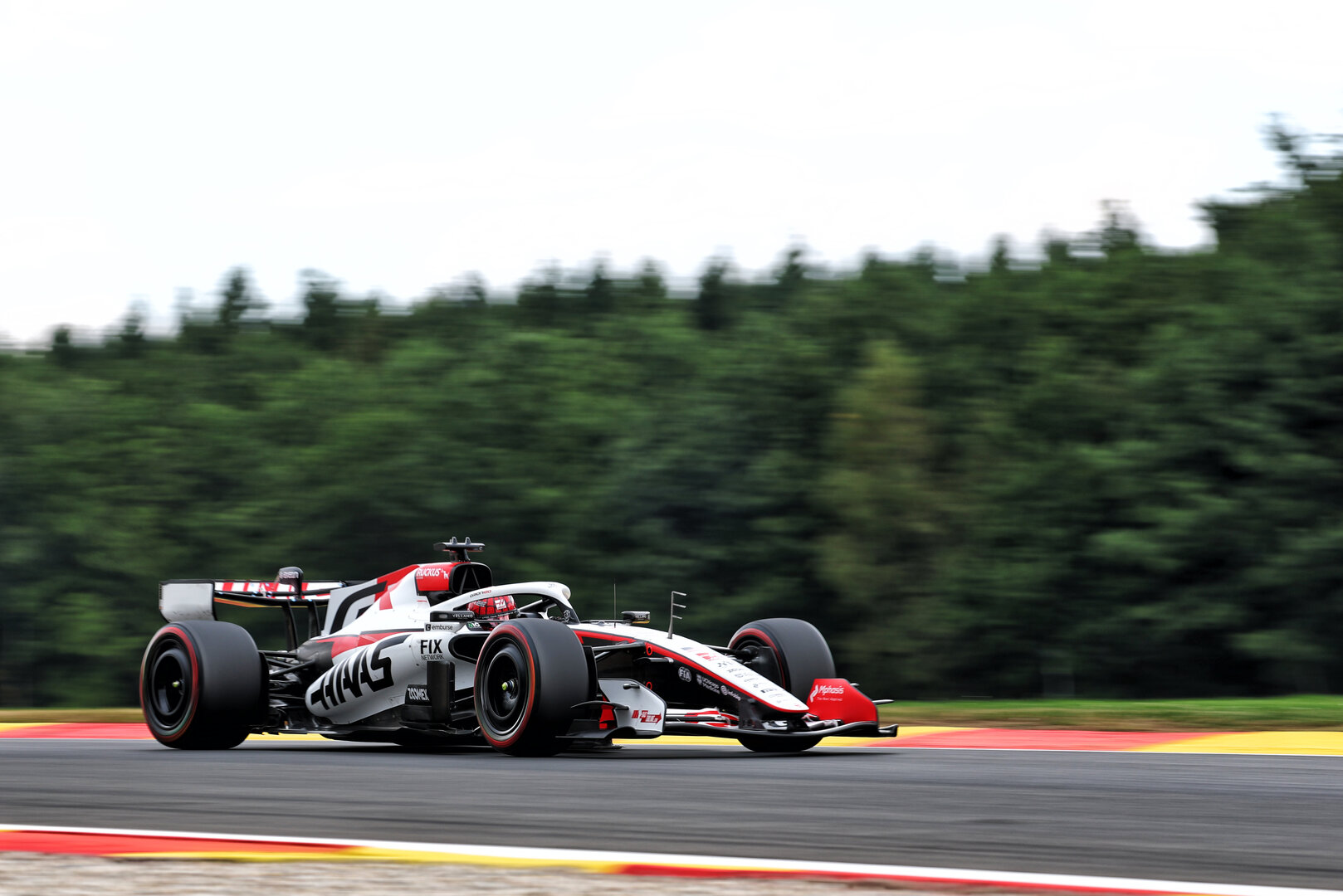 GP BELGIO, Esteban Ocon (FRA) Haas F1 Team VF-26.
17.07.2026. Formula 1 World Championship, Rd 10, Belgian Grand Prix, Spa Francorchamps, Belgium, Practice Day.
- www.xpbimages.com, EMail: requests@xpbimages.com © Copyright: Bearne / XPB Images