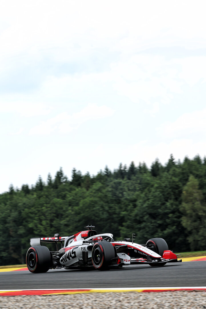 GP BELGIO, Esteban Ocon (FRA) Haas F1 Team VF-26.
17.07.2026. Formula 1 World Championship, Rd 10, Belgian Grand Prix, Spa Francorchamps, Belgium, Practice Day.
- www.xpbimages.com, EMail: requests@xpbimages.com © Copyright: Bearne / XPB Images