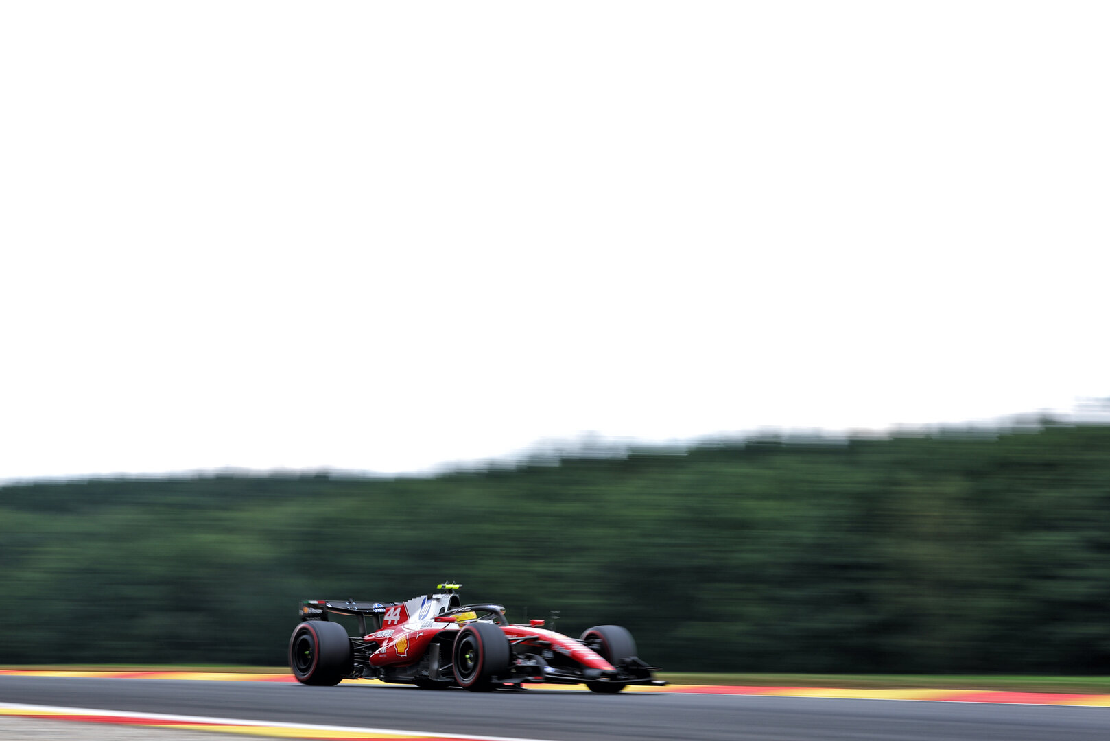 GP BELGIO, Lewis Hamilton (GBR) Ferrari SF-26.
17.07.2026. Formula 1 World Championship, Rd 10, Belgian Grand Prix, Spa Francorchamps, Belgium, Practice Day.
- www.xpbimages.com, EMail: requests@xpbimages.com © Copyright: Bearne / XPB Images
