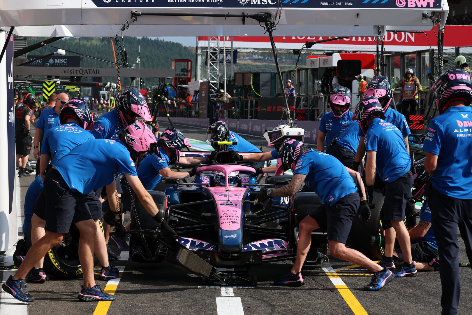 GP BELGIO, Franco Colapinto (ARG) Alpine F1 Team A526 practices a pit stop.
17.07.2026. Formula 1 World Championship, Rd 10, Belgian Grand Prix, Spa Francorchamps, Belgium, Practice Day.
- www.xpbimages.com, EMail: requests@xpbimages.com © Copyright: Batchelor / XPB Images