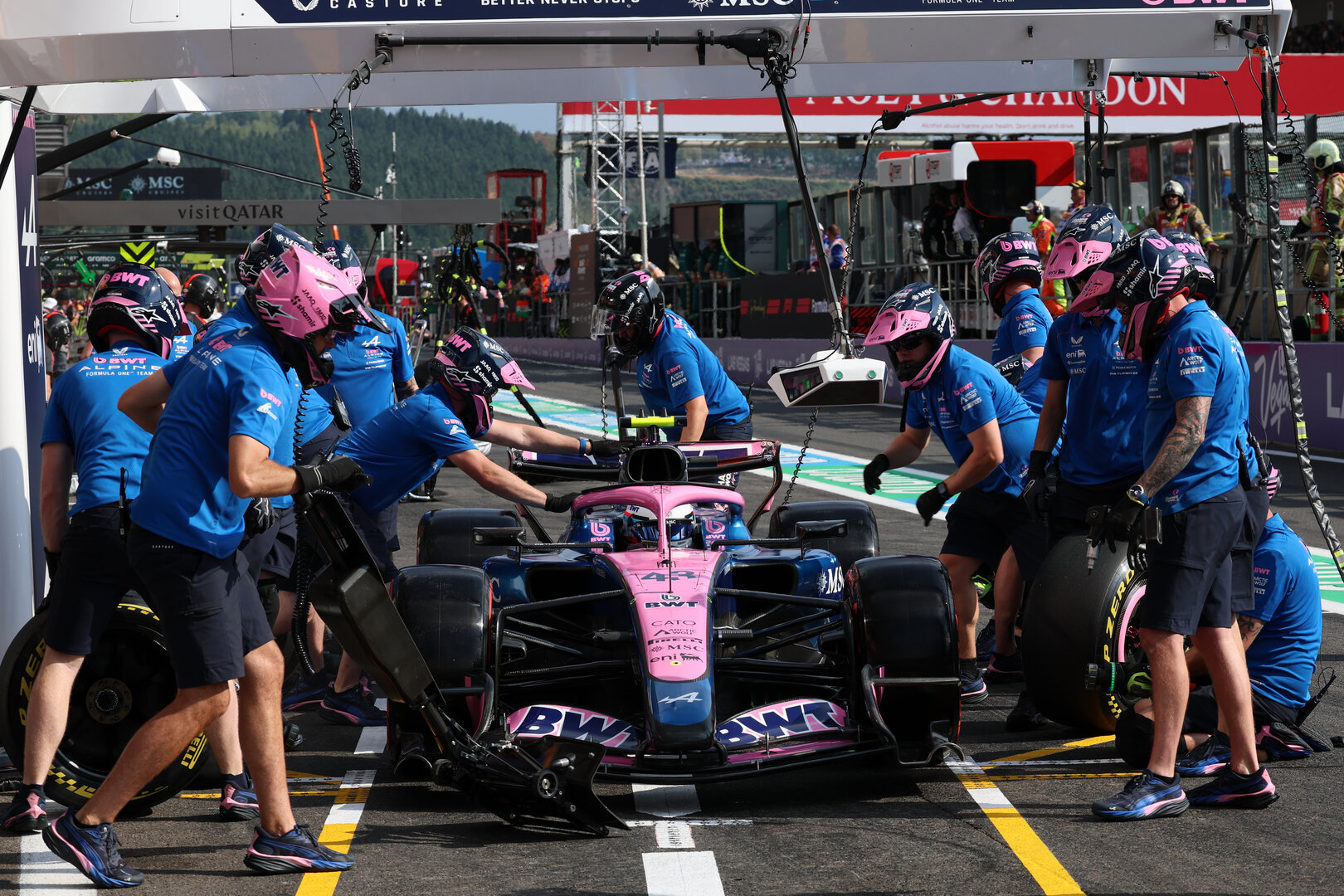 GP BELGIO, Franco Colapinto (ARG) Alpine F1 Team A526 practices a pit stop.
17.07.2026. Formula 1 World Championship, Rd 10, Belgian Grand Prix, Spa Francorchamps, Belgium, Practice Day.
- www.xpbimages.com, EMail: requests@xpbimages.com © Copyright: Batchelor / XPB Images