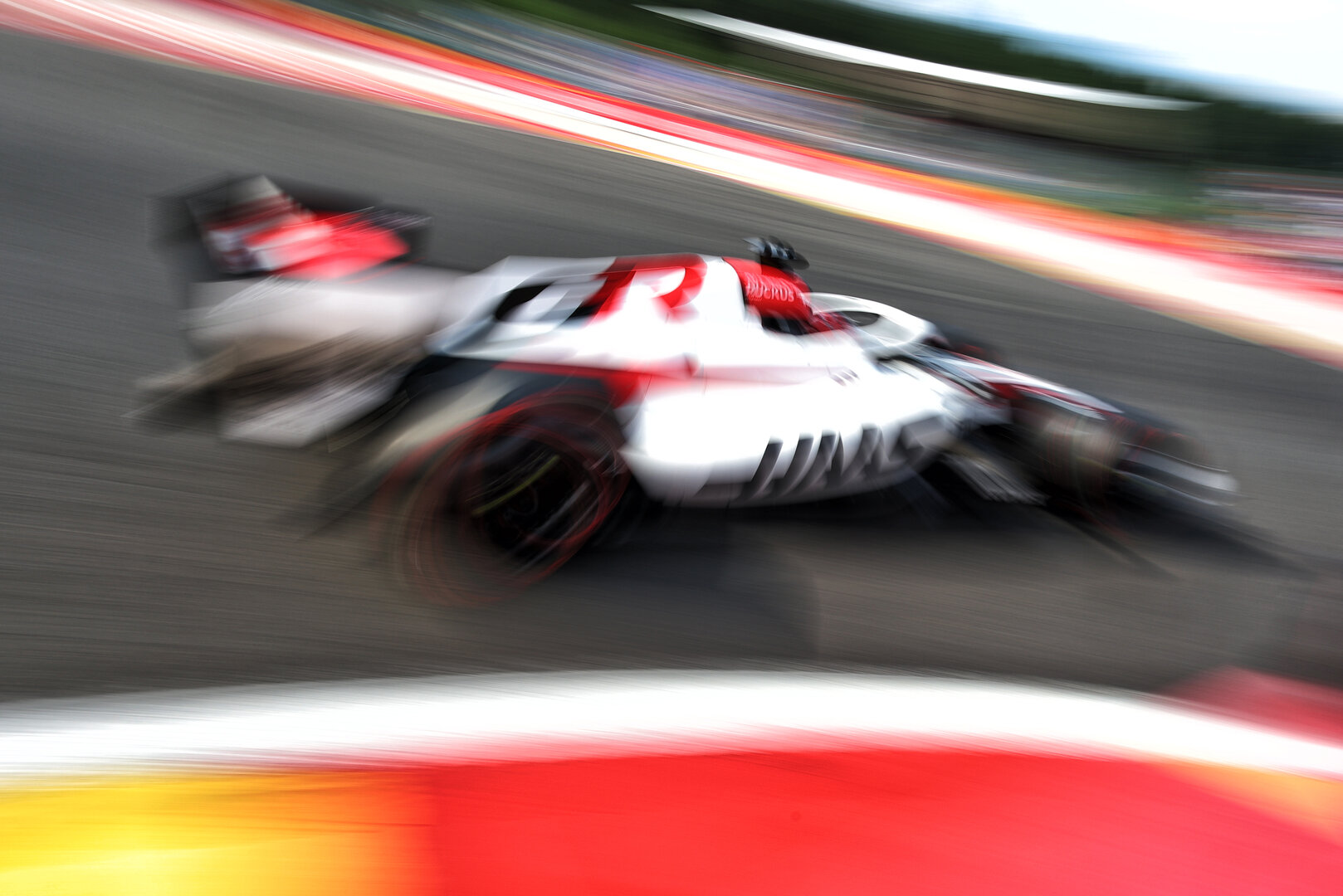 GP BELGIO, Esteban Ocon (FRA) Haas F1 Team VF-26.
17.07.2026. Formula 1 World Championship, Rd 10, Belgian Grand Prix, Spa Francorchamps, Belgium, Practice Day.
- www.xpbimages.com, EMail: requests@xpbimages.com © Copyright: Bearne / XPB Images