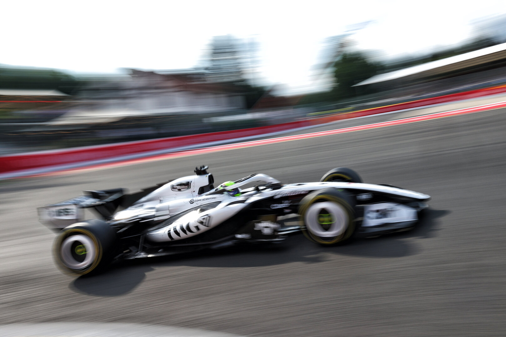 GP BELGIO, Sergio Perez (MEX) Cadillac Formula 1 Team MAC-26.
17.07.2026. Formula 1 World Championship, Rd 10, Belgian Grand Prix, Spa Francorchamps, Belgium, Practice Day.
- www.xpbimages.com, EMail: requests@xpbimages.com © Copyright: Bearne / XPB Images