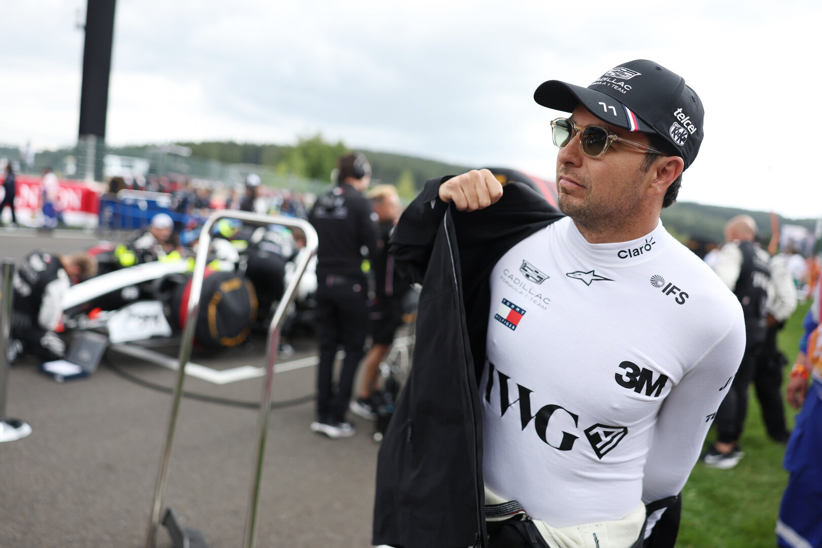 GP BELGIO, Sergio Perez (MEX) Cadillac Formula 1 Team on the grid.
19.07.2026. Formula 1 World Championship, Rd 10, Belgian Grand Prix, Spa Francorchamps, Belgium, Gara Day.
- www.xpbimages.com, EMail: requests@xpbimages.com © Copyright: Bearne / XPB Images