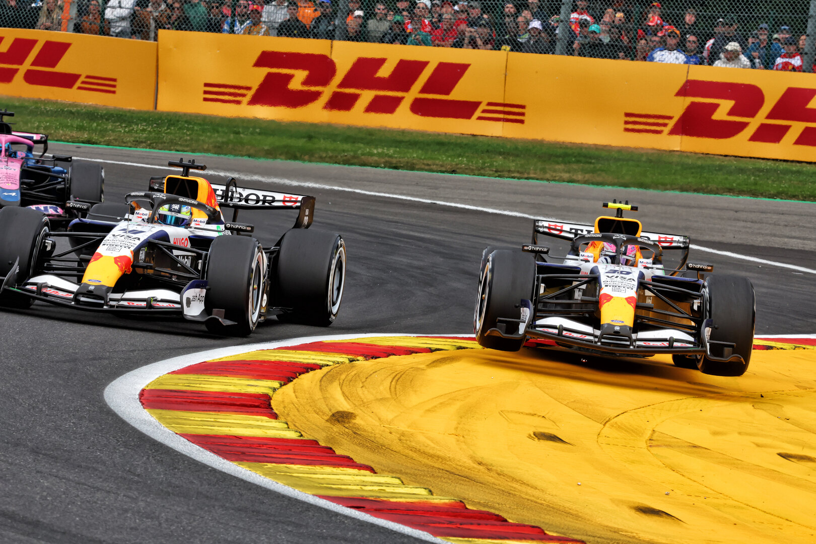 GP BELGIO, (L to R): Arvid Lindblad (GBR) Racing Bulls Formula One Team VCARB 03 e Liam Lawson (NZL) Racing Bulls Formula One Team VCARB 03 running wide.
19.07.2026. Formula 1 World Championship, Rd 10, Belgian Grand Prix, Spa Francorchamps, Belgium, Gara Day.
- www.xpbimages.com, EMail: requests@xpbimages.com © Copyright: Patching / XPB Images