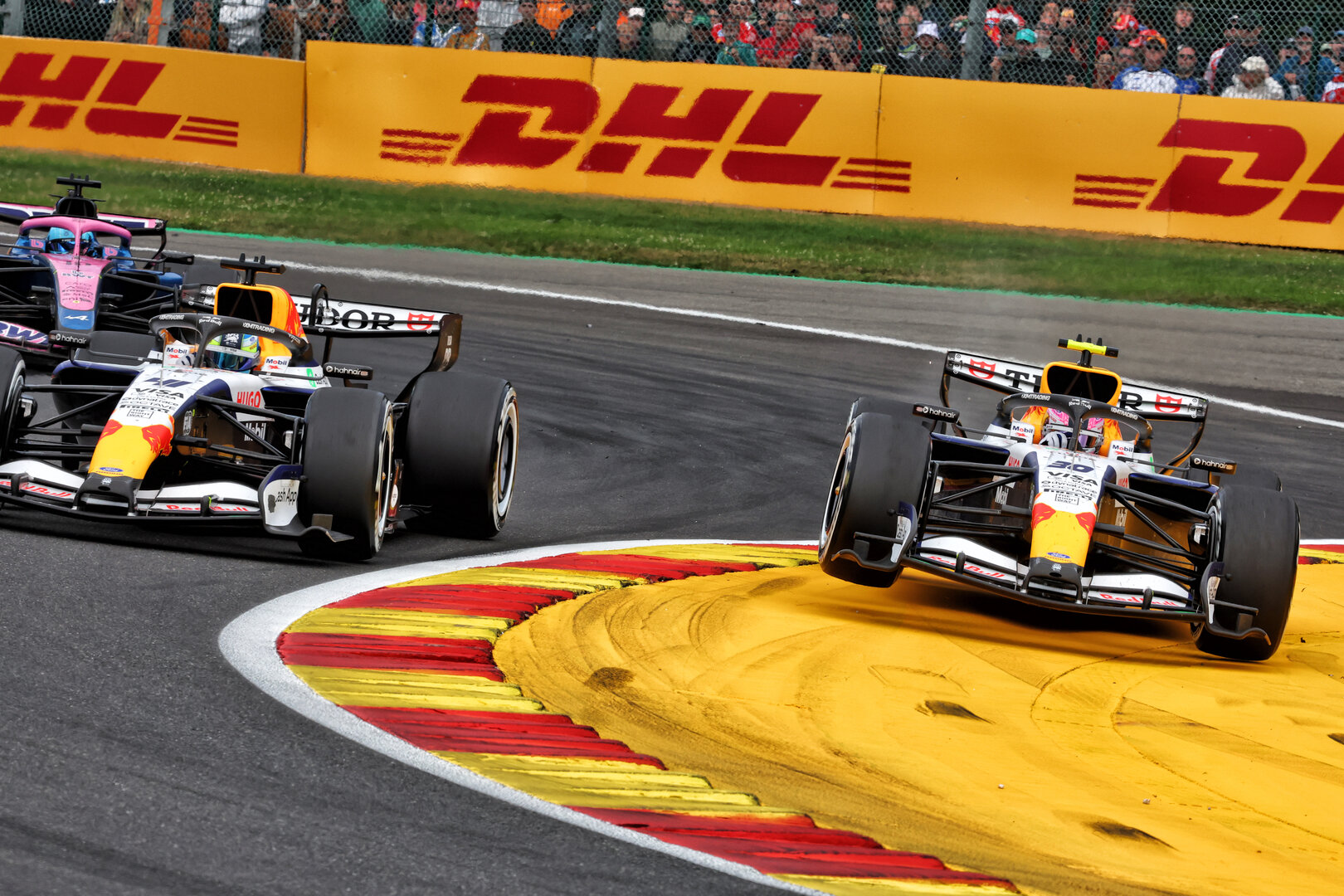 GP BELGIO, (L to R): Arvid Lindblad (GBR) Racing Bulls Formula One Team VCARB 03 e Liam Lawson (NZL) Racing Bulls Formula One Team VCARB 03 running wide.
19.07.2026. Formula 1 World Championship, Rd 10, Belgian Grand Prix, Spa Francorchamps, Belgium, Gara Day.
- www.xpbimages.com, EMail: requests@xpbimages.com © Copyright: Patching / XPB Images