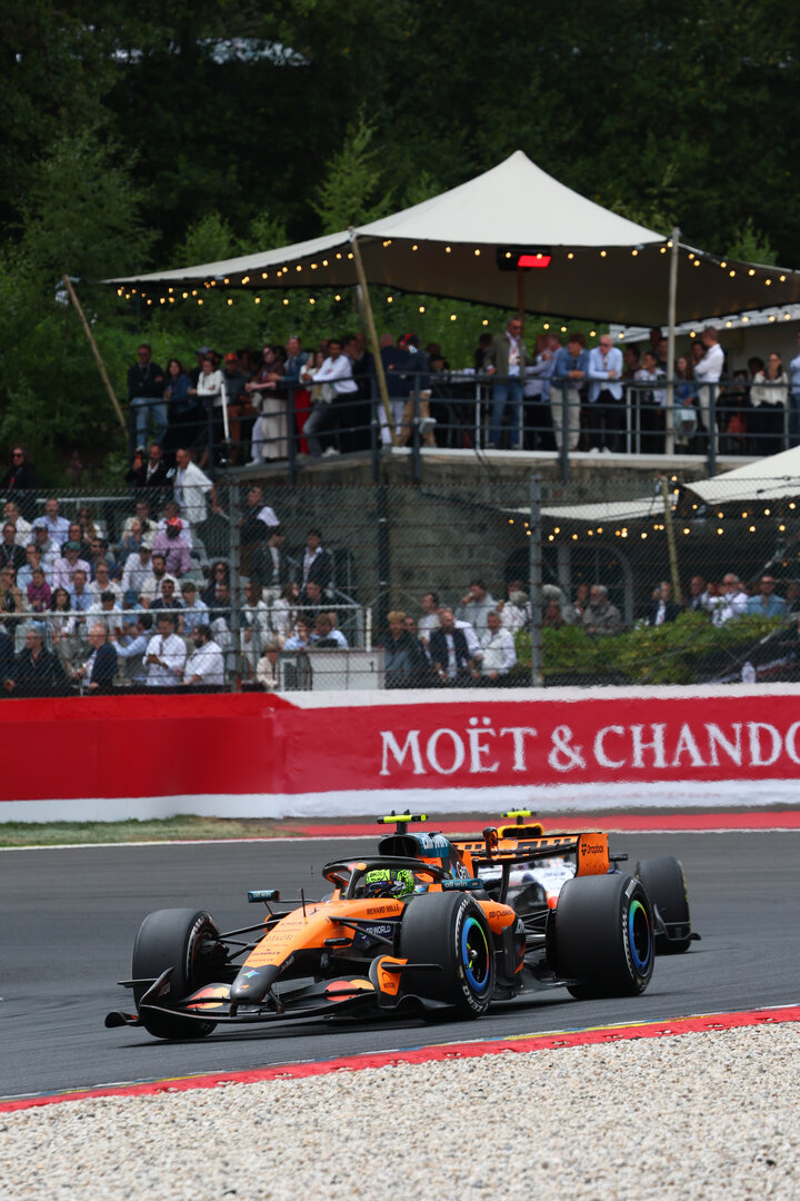 GP BELGIO, Lando Norris (GBR) McLaren F1 Team MCL40.
19.07.2026. Formula 1 World Championship, Rd 10, Belgian Grand Prix, Spa Francorchamps, Belgium, Gara Day.
- www.xpbimages.com, EMail: requests@xpbimages.com © Copyright: Bearne / XPB Images