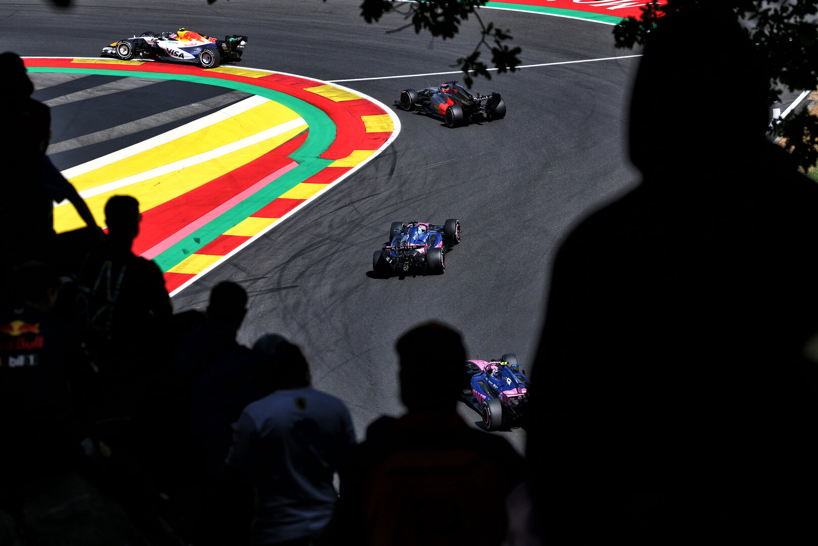 GP BELGIO, Liam Lawson (NZL) Racing Bulls Formula One Team VCARB 03 davanti a Gabriel Bortoleto (BRA) Audi F1 Team R26, Pierre Gasly (FRA) Alpine F1 Team A526, e Franco Colapinto (ARG) Alpine F1 Team A526.
19.07.2026. Formula 1 World Championship, Rd 10, Belgian Grand Prix, Spa Francorchamps, Belgium, Gara Day.
- www.xpbimages.com, EMail: requests@xpbimages.com © Copyright: Bearne / XPB Images