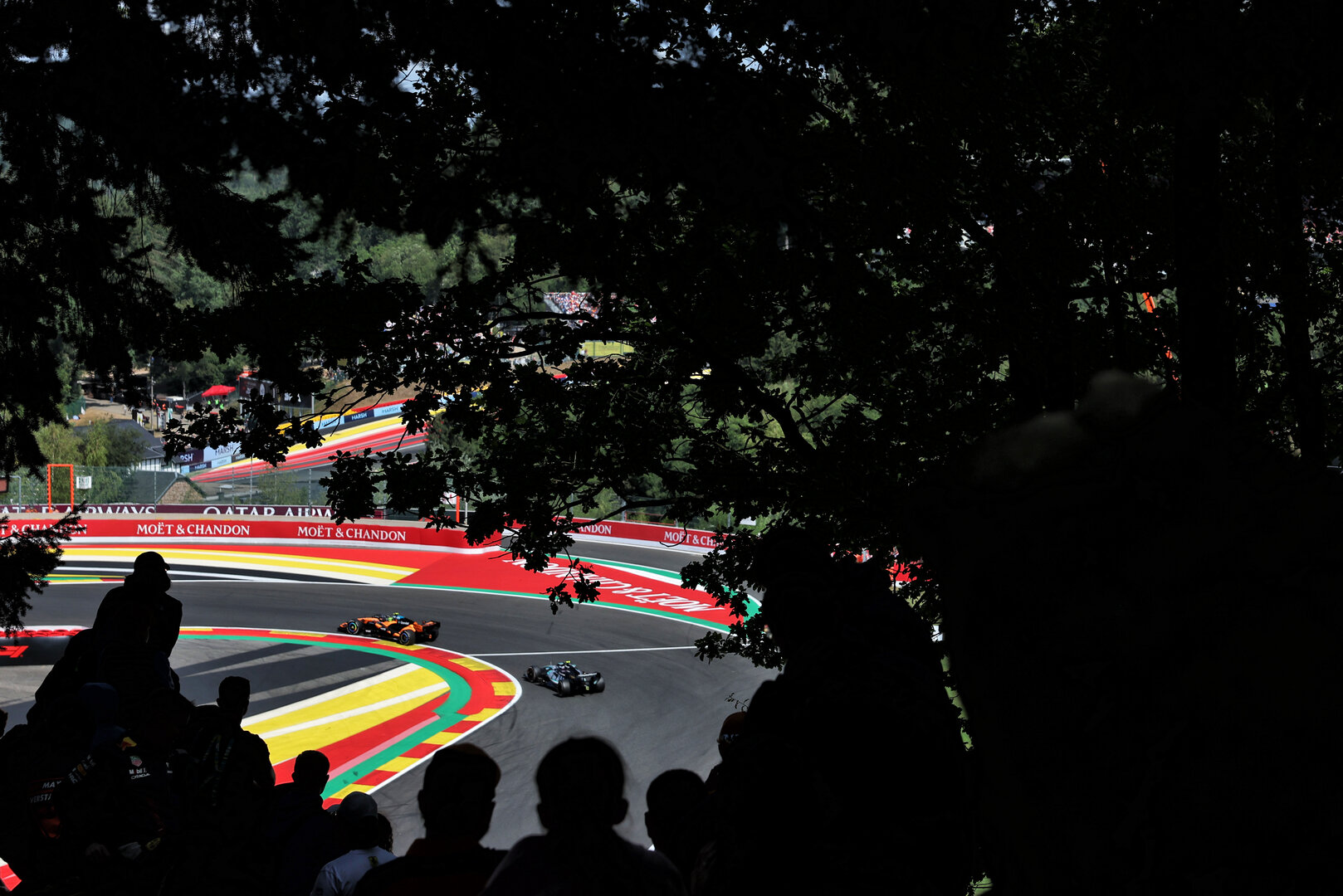 GP BELGIO, Lando Norris (GBR) McLaren F1 Team MCL40 davanti a Andrea Kimi Antonelli (ITA) Mercedes AMG Formula One Team W17.
19.07.2026. Formula 1 World Championship, Rd 10, Belgian Grand Prix, Spa Francorchamps, Belgium, Gara Day.
- www.xpbimages.com, EMail: requests@xpbimages.com © Copyright: Bearne / XPB Images