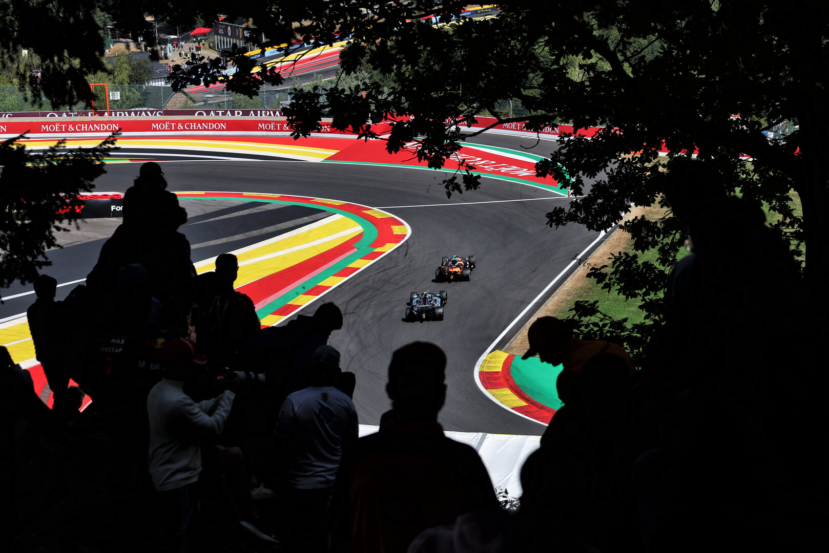 GP BELGIO, Lando Norris (GBR) McLaren F1 Team MCL40 davanti a Andrea Kimi Antonelli (ITA) Mercedes AMG Formula One Team W17.
19.07.2026. Formula 1 World Championship, Rd 10, Belgian Grand Prix, Spa Francorchamps, Belgium, Gara Day.
- www.xpbimages.com, EMail: requests@xpbimages.com © Copyright: Bearne / XPB Images