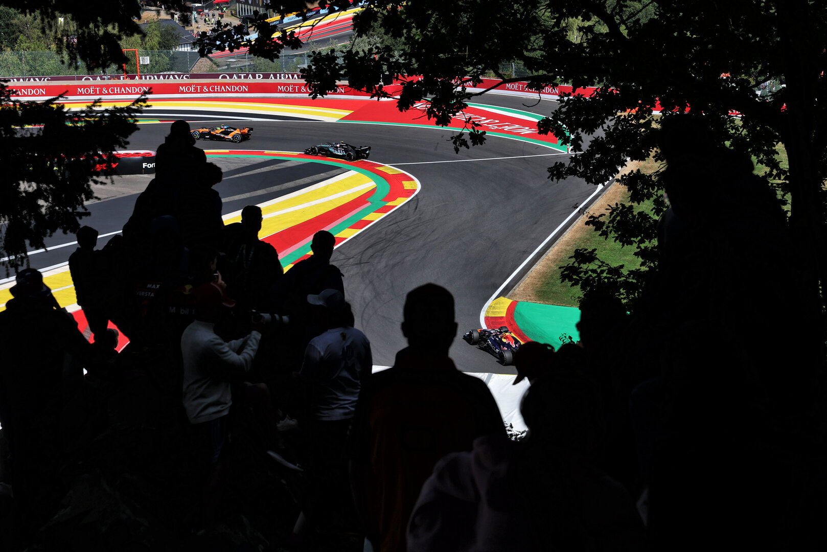 GP BELGIO, Lando Norris (GBR) McLaren F1 Team MCL40 davanti a Andrea Kimi Antonelli (ITA) Mercedes AMG Formula One Team W17 e Max Verstappen (NLD) Red Bull Racing RB22.
19.07.2026. Formula 1 World Championship, Rd 10, Belgian Grand Prix, Spa Francorchamps, Belgium, Gara Day.
- www.xpbimages.com, EMail: requests@xpbimages.com © Copyright: Bearne / XPB Images