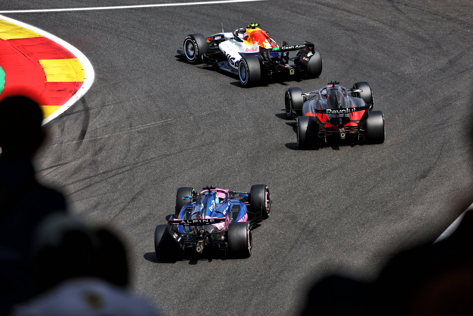 GP BELGIO, Liam Lawson (NZL) Racing Bulls Formula One Team VCARB 03 davanti a Gabriel Bortoleto (BRA) Audi F1 Team R26 e Pierre Gasly (FRA) Alpine F1 Team A526.
19.07.2026. Formula 1 World Championship, Rd 10, Belgian Grand Prix, Spa Francorchamps, Belgium, Gara Day.
- www.xpbimages.com, EMail: requests@xpbimages.com © Copyright: Bearne / XPB Images