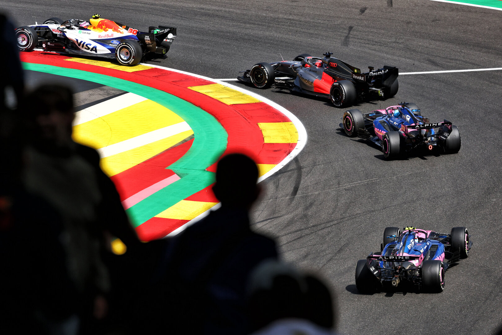 GP BELGIO, Liam Lawson (NZL) Racing Bulls Formula One Team VCARB 03 davanti a Gabriel Bortoleto (BRA) Audi F1 Team R26, Pierre Gasly (FRA) Alpine F1 Team A526, e Franco Colapinto (ARG) Alpine F1 Team A526.
19.07.2026. Formula 1 World Championship, Rd 10, Belgian Grand Prix, Spa Francorchamps, Belgium, Gara Day.
- www.xpbimages.com, EMail: requests@xpbimages.com © Copyright: Bearne / XPB Images