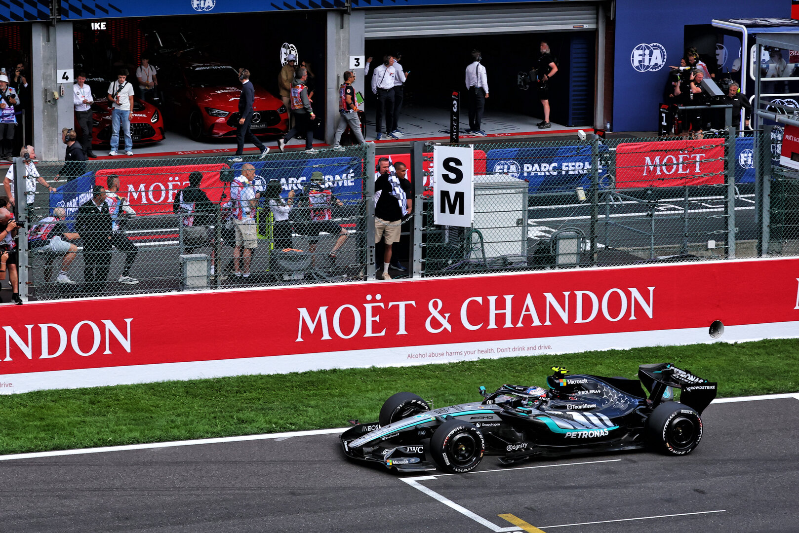 GP BELGIO, Gara winner Andrea Kimi Antonelli (ITA) Mercedes AMG Formula One Team W17 takes the chequered flag at the end of the race.
19.07.2026. Formula 1 World Championship, Rd 10, Belgian Grand Prix, Spa Francorchamps, Belgium, Gara Day.
- www.xpbimages.com, EMail: requests@xpbimages.com © Copyright: Bearne / XPB Images