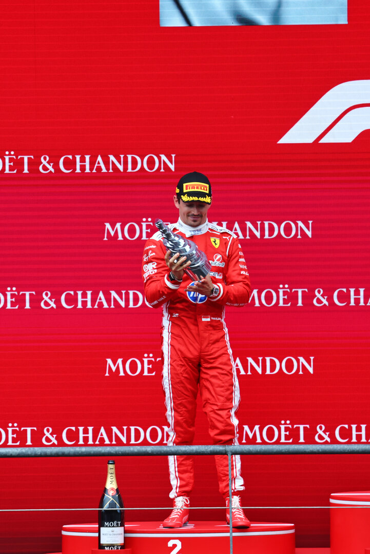 GP BELGIO, Charles Leclerc (MON) Ferrari celebrates his 2 tpos on the podium.
19.07.2026. Formula 1 World Championship, Rd 10, Belgian Grand Prix, Spa Francorchamps, Belgium, Gara Day.
- www.xpbimages.com, EMail: requests@xpbimages.com © Copyright: Bearne / XPB Images