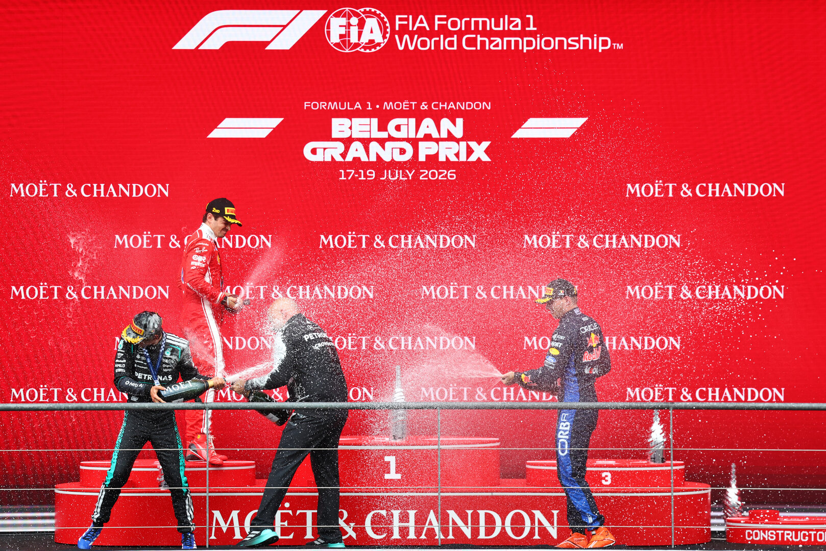 GP BELGIO, The podium: Charles Leclerc (MON) Ferrari, second; Andrea Kimi Antonelli (ITA) Mercedes AMG Formula One Team, vincitore; Max Verstappen (NLD) Red Bull Racing, third; Tom Batch (GBR) Mercedes AMG F1 Formula One Team Operations Director.
19.07.2026. Formula 1 World Championship, Rd 10, Belgian Grand Prix, Spa Francorchamps, Belgium, Gara Day.
- www.xpbimages.com, EMail: requests@xpbimages.com © Copyright: Bearne / XPB Images