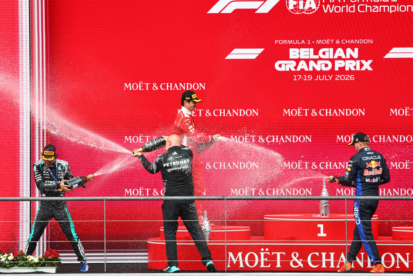 GP BELGIO, The podium: Charles Leclerc (MON) Ferrari, second; Andrea Kimi Antonelli (ITA) Mercedes AMG Formula One Team, vincitore; Max Verstappen (NLD) Red Bull Racing, third; Tom Batch (GBR) Mercedes AMG F1 Formula One Team Operations Director.
19.07.2026. Formula 1 World Championship, Rd 10, Belgian Grand Prix, Spa Francorchamps, Belgium, Gara Day.
- www.xpbimages.com, EMail: requests@xpbimages.com © Copyright: Bearne / XPB Images