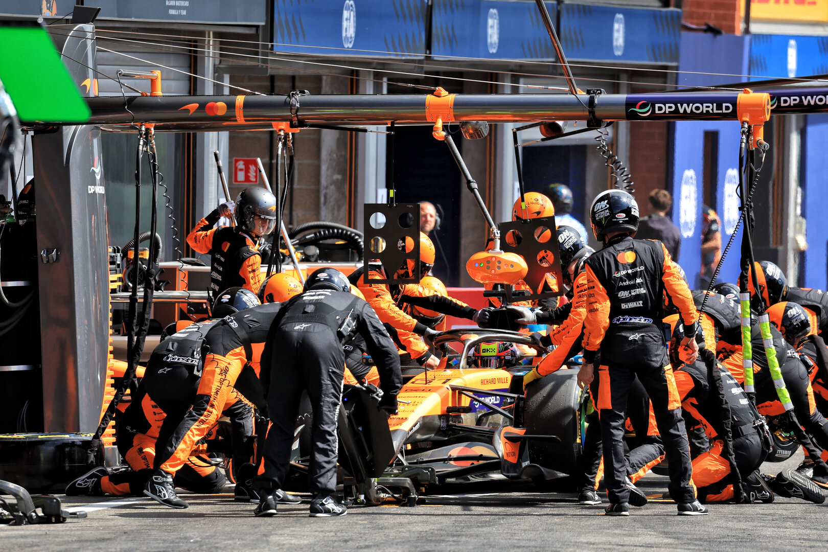 GP BELGIO, Oscar Piastri (AUS) McLaren F1 Team MCL40 makes a pit stop.
19.07.2026. Formula 1 World Championship, Rd 10, Belgian Grand Prix, Spa Francorchamps, Belgium, Gara Day.
- www.xpbimages.com, EMail: requests@xpbimages.com © Copyright: XPB Images