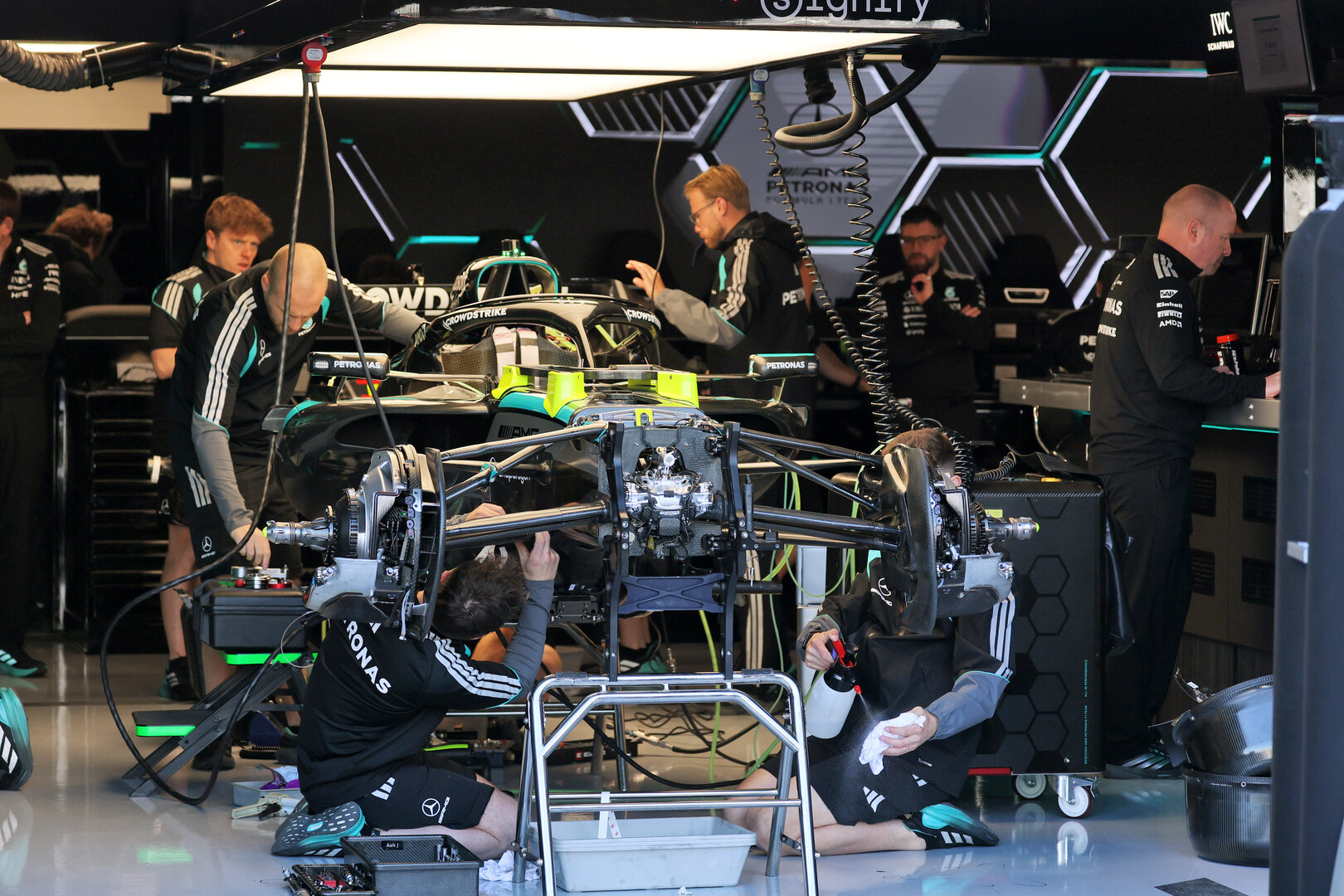 GP CANADA, Mercedes AMG Formula One Team W17 being prepared in the pit garage.
21.05.2026. Formula 1 World Championship, Rd 5, Canadian Grand Prix, Montreal, Canada, Preparation Day.
- www.xpbimages.com, EMail: requests@xpbimages.com © Copyright: Moy / XPB Images