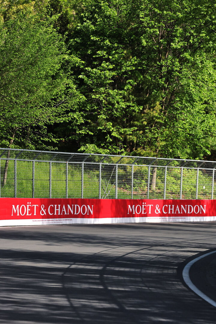 GP CANADA, Circuit Atmosfera - Moet & Chandon branding trackside.
21.05.2026. Formula 1 World Championship, Rd 5, Canadian Grand Prix, Montreal, Canada, Preparation Day.
- www.xpbimages.com, EMail: requests@xpbimages.com © Copyright: Moy / XPB Images