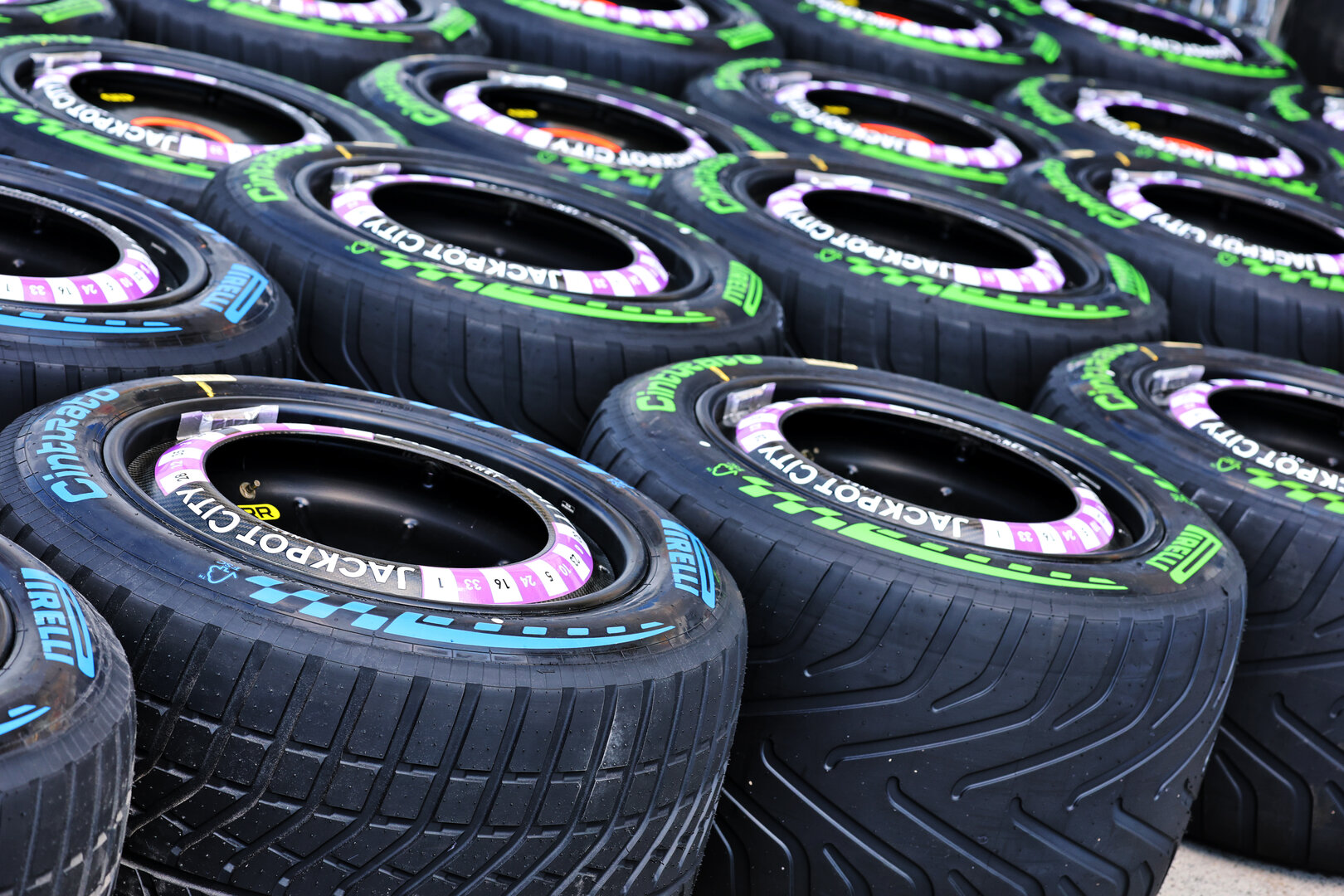 GP CANADA, Wet e intermediate Pirelli tyres.
21.05.2026. Formula 1 World Championship, Rd 5, Canadian Grand Prix, Montreal, Canada, Preparation Day.
- www.xpbimages.com, EMail: requests@xpbimages.com © Copyright: Batchelor / XPB Images